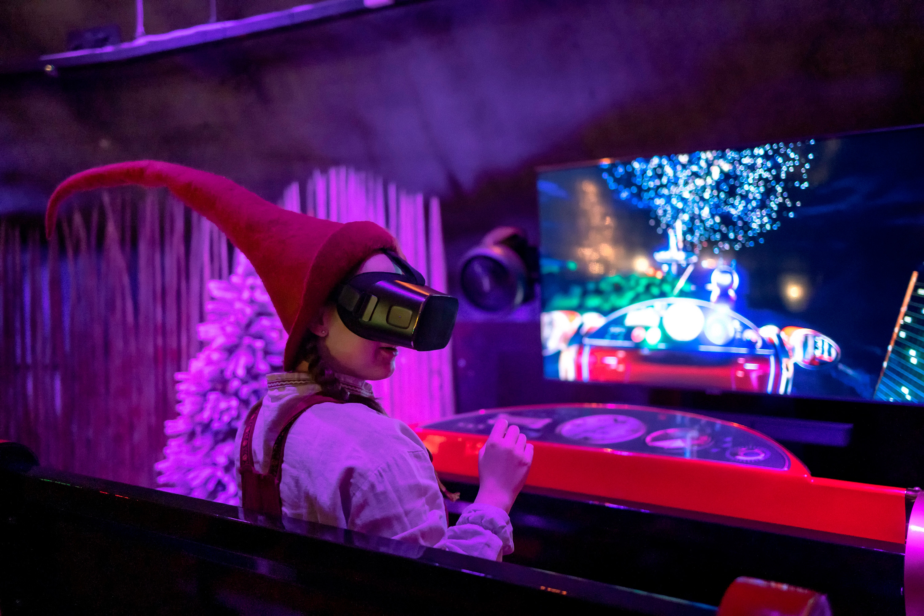 Santa's VR magical Christmas sleigh ride around the globe.